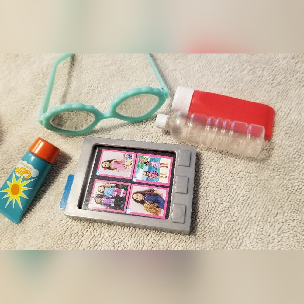 Our Generation Travel Set And Beach Set For 18" Dolls - Picture 5 of 7